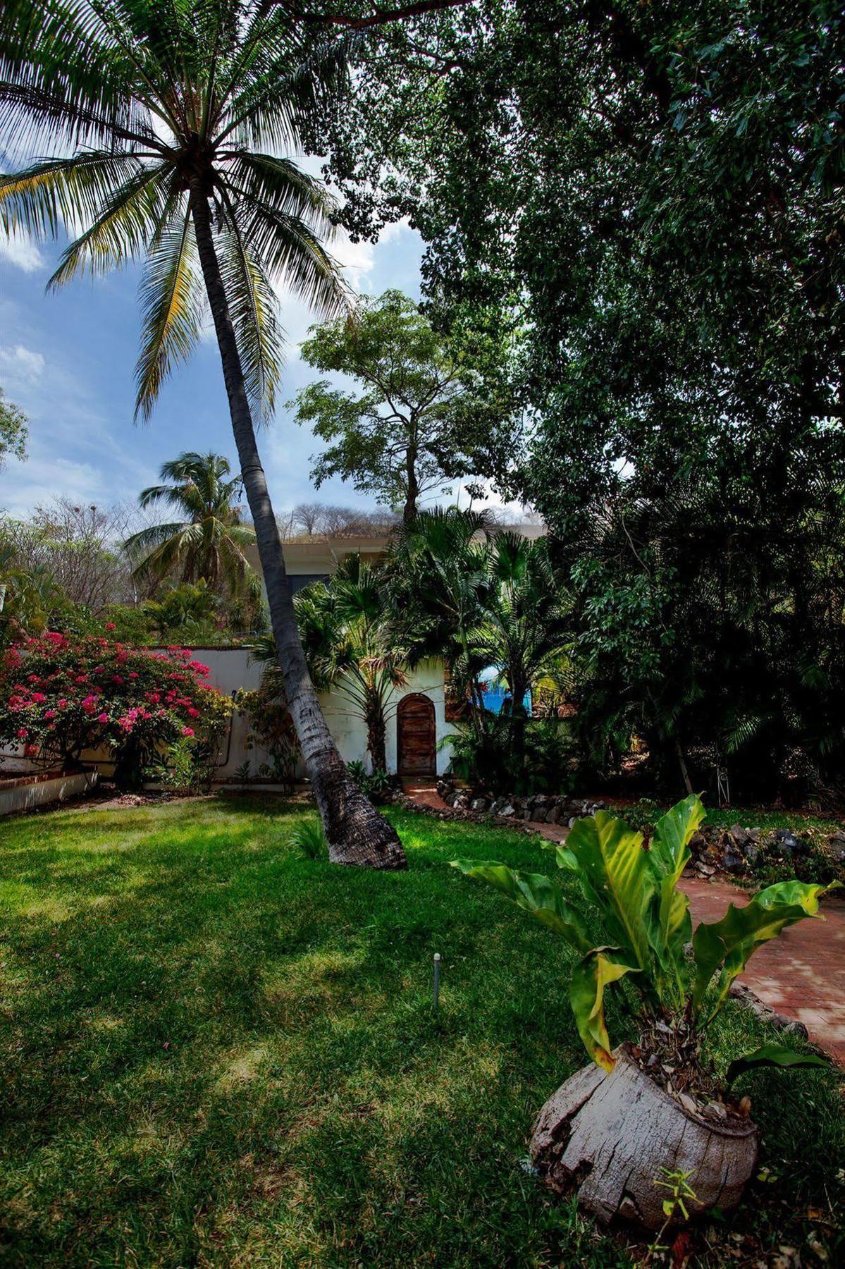 Hotel M&M Casa Blanca Playa Ocotal Exterior foto